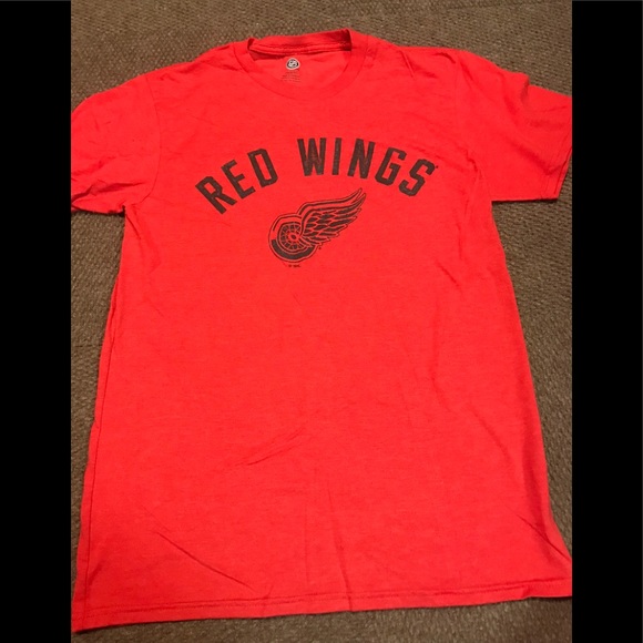 DETROIT REDWINGS TEE ❤️ - Picture 1 of 2